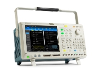 Новый портативный генератор сигналов "три в одном" AWG4000 компании Tektronix